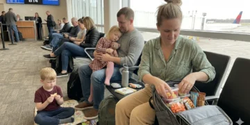 How to Pack Snacks for Kids Travel (Without Mess or Overpacking)